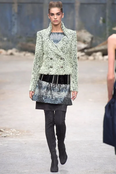 Look 35